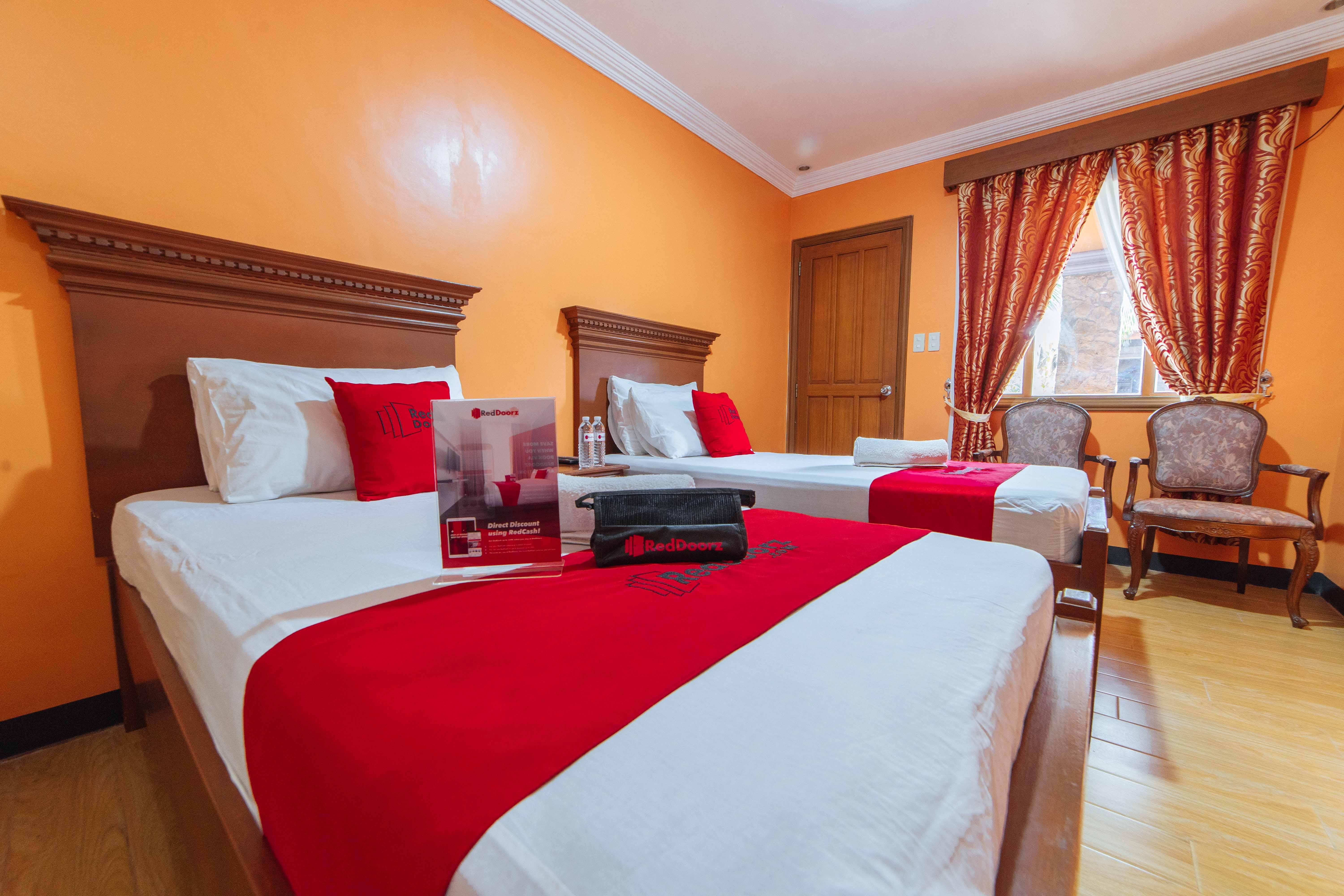 Reddoorz Plus @ Starhomes Olivianville Tarlac City Екстер'єр фото