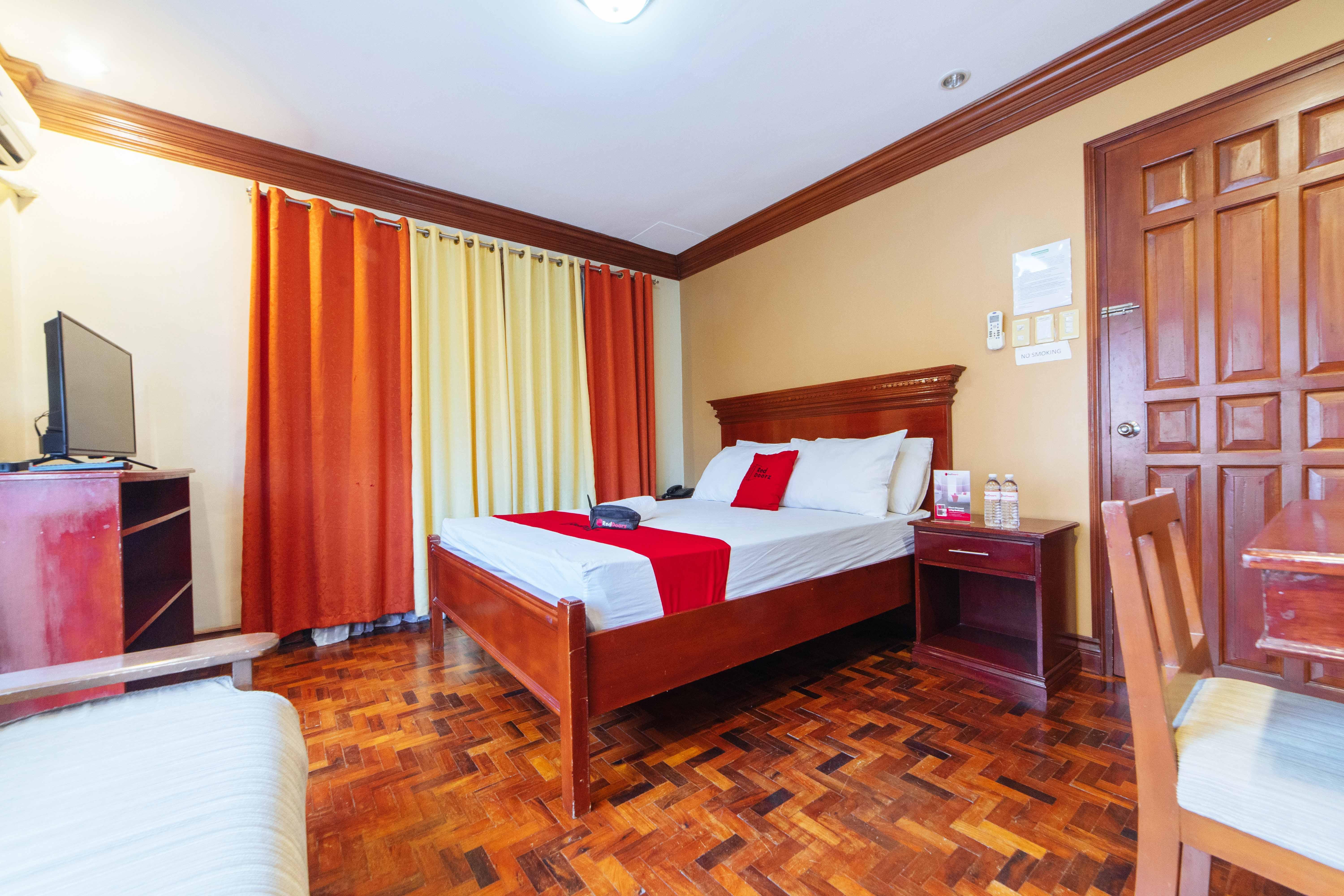 Reddoorz Plus @ Starhomes Olivianville Tarlac City Екстер'єр фото
