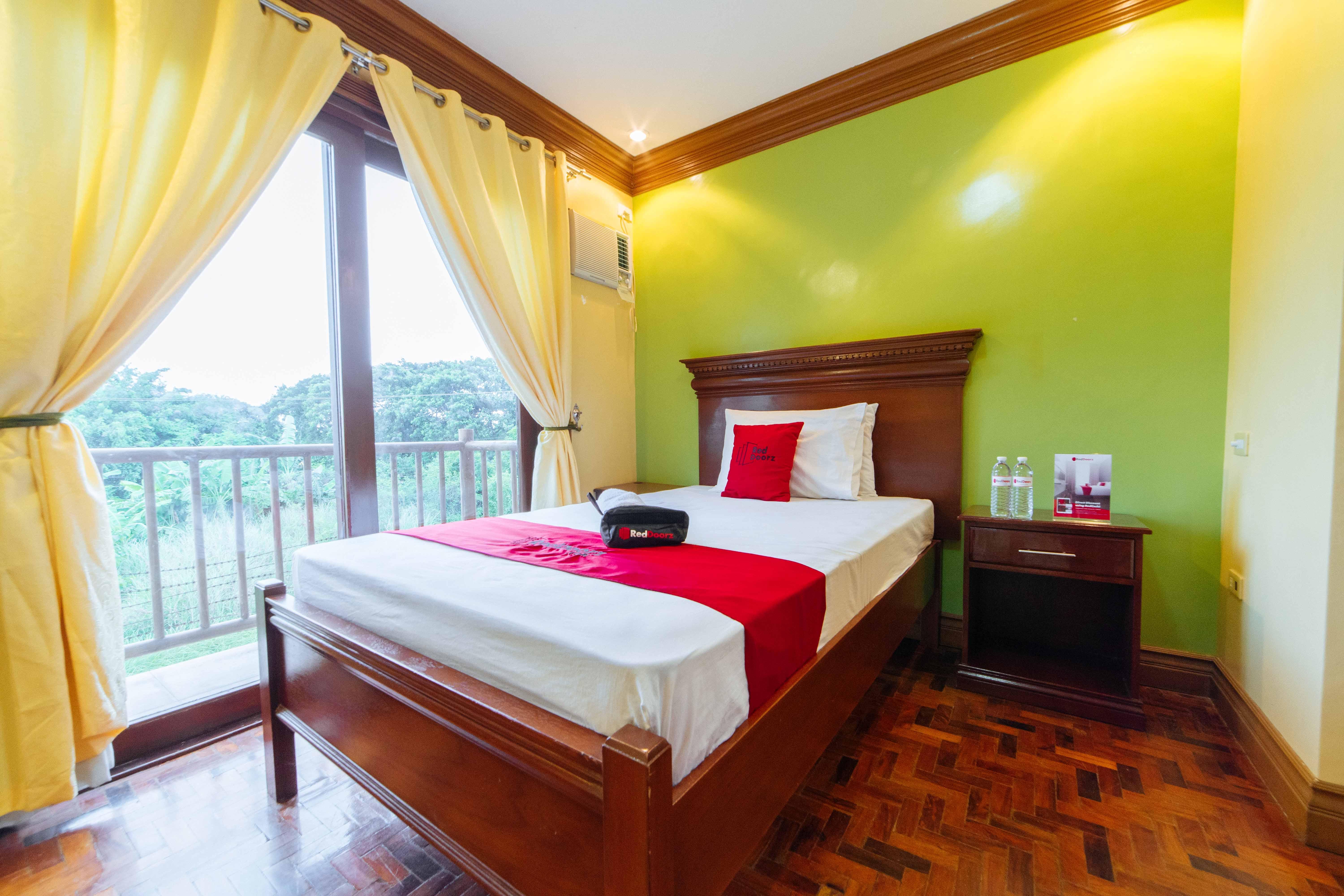 Reddoorz Plus @ Starhomes Olivianville Tarlac City Екстер'єр фото