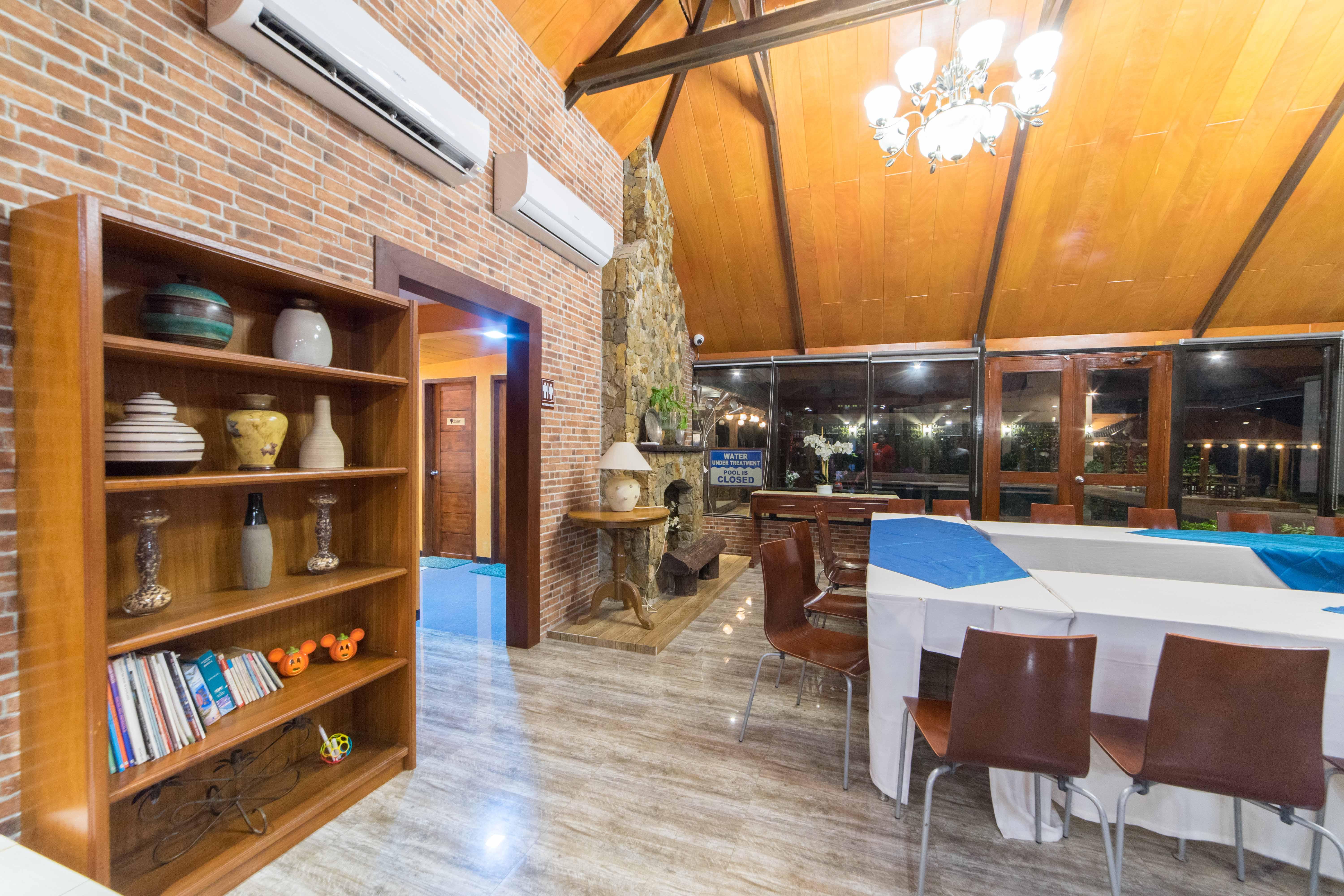 Reddoorz Plus @ Starhomes Olivianville Tarlac City Екстер'єр фото