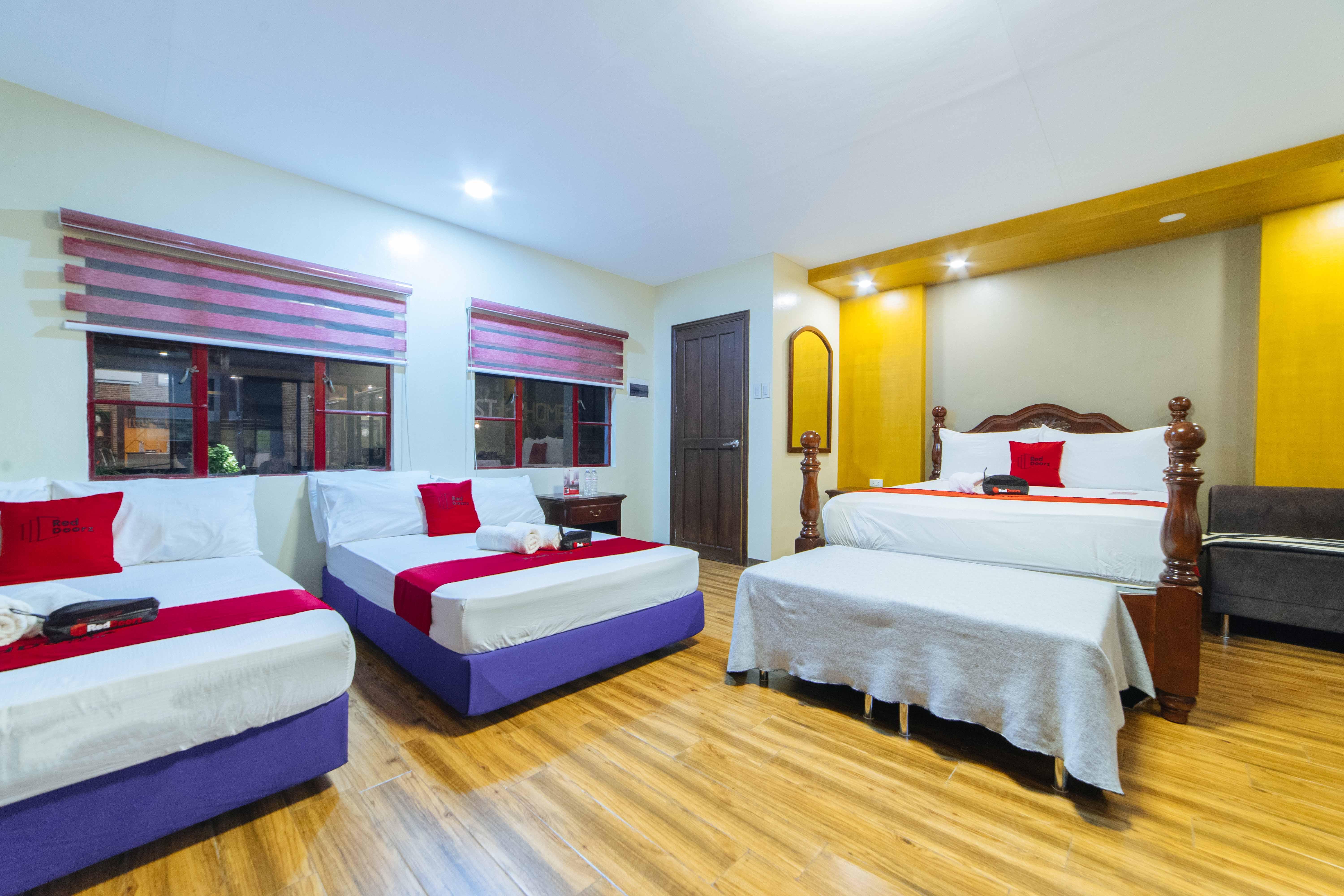 Reddoorz Plus @ Starhomes Olivianville Tarlac City Екстер'єр фото