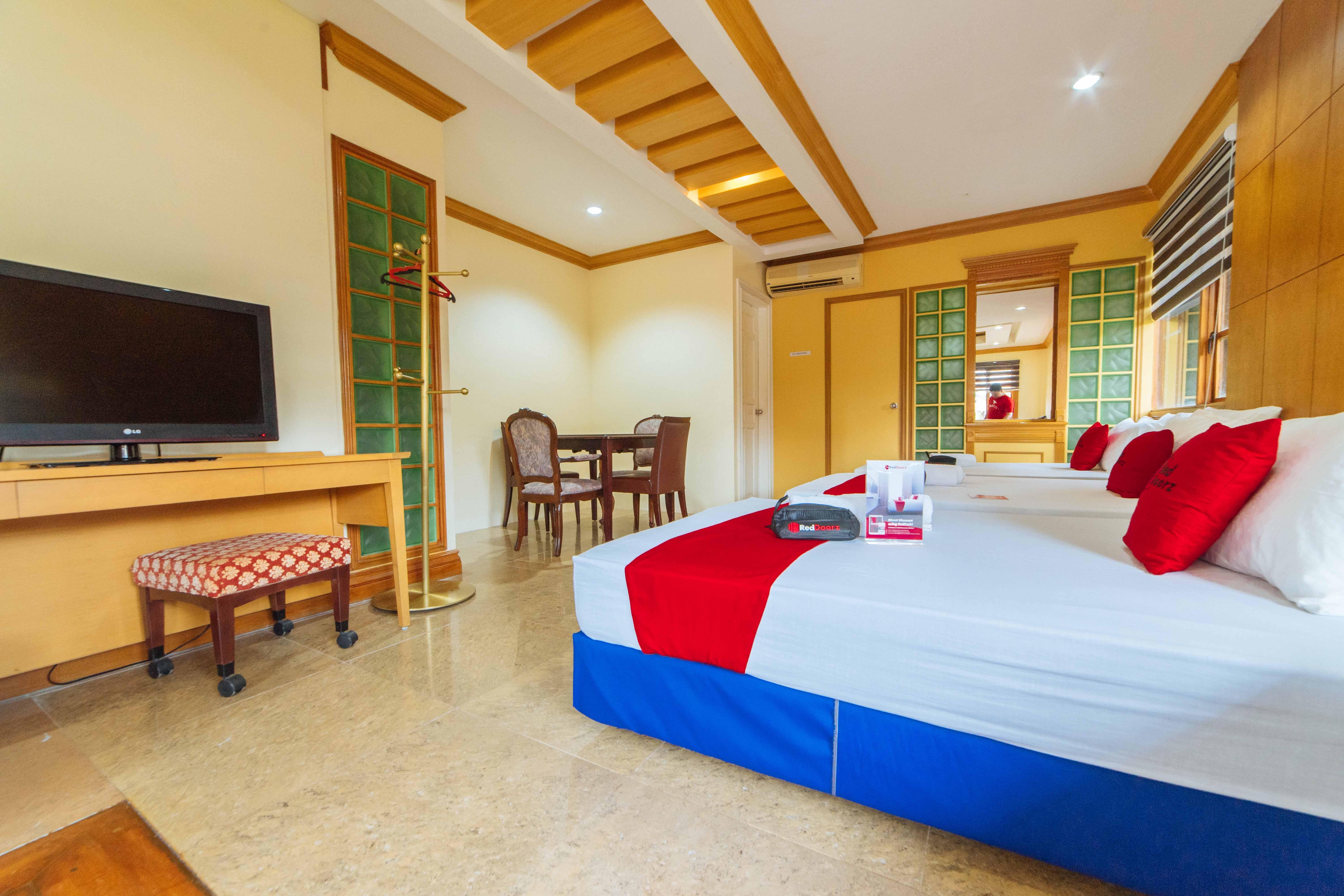 Reddoorz Plus @ Starhomes Olivianville Tarlac City Екстер'єр фото