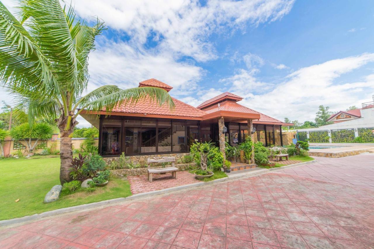 Reddoorz Plus @ Starhomes Olivianville Tarlac City Екстер'єр фото