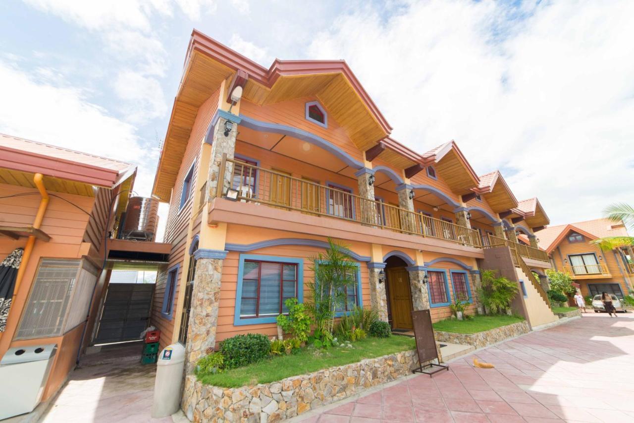 Reddoorz Plus @ Starhomes Olivianville Tarlac City Екстер'єр фото